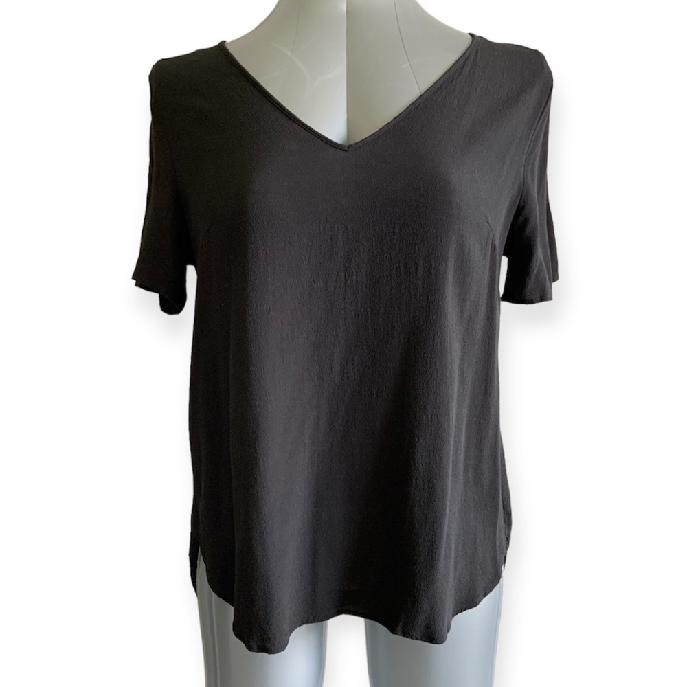 Women’s V-neck Blouse Gray Business Casual Minimalist Top Short Sleeve size M